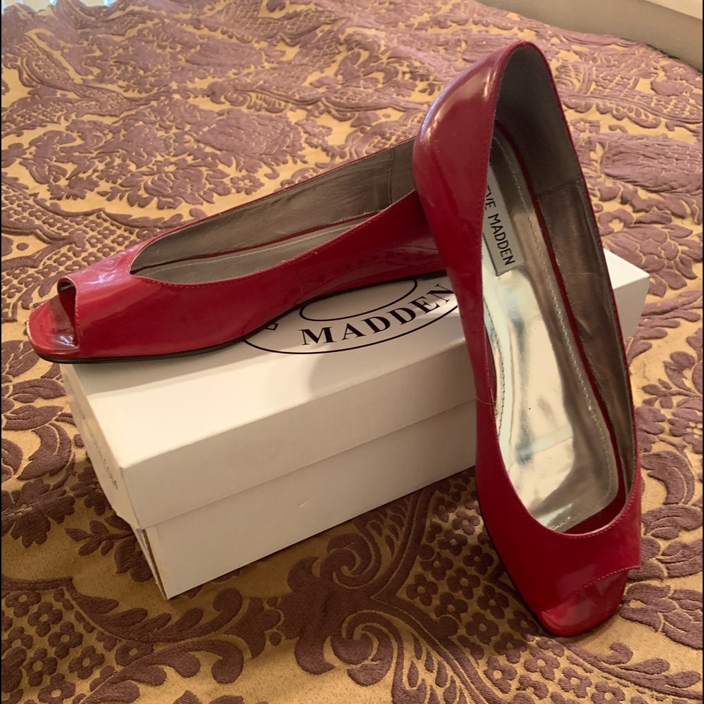 Read Steve madden flat open toe shoe